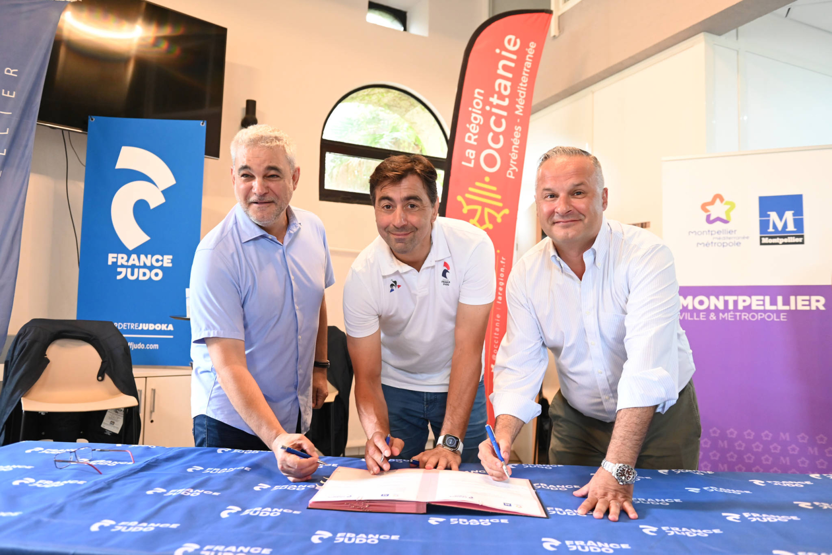 Signature de convention avec les élus