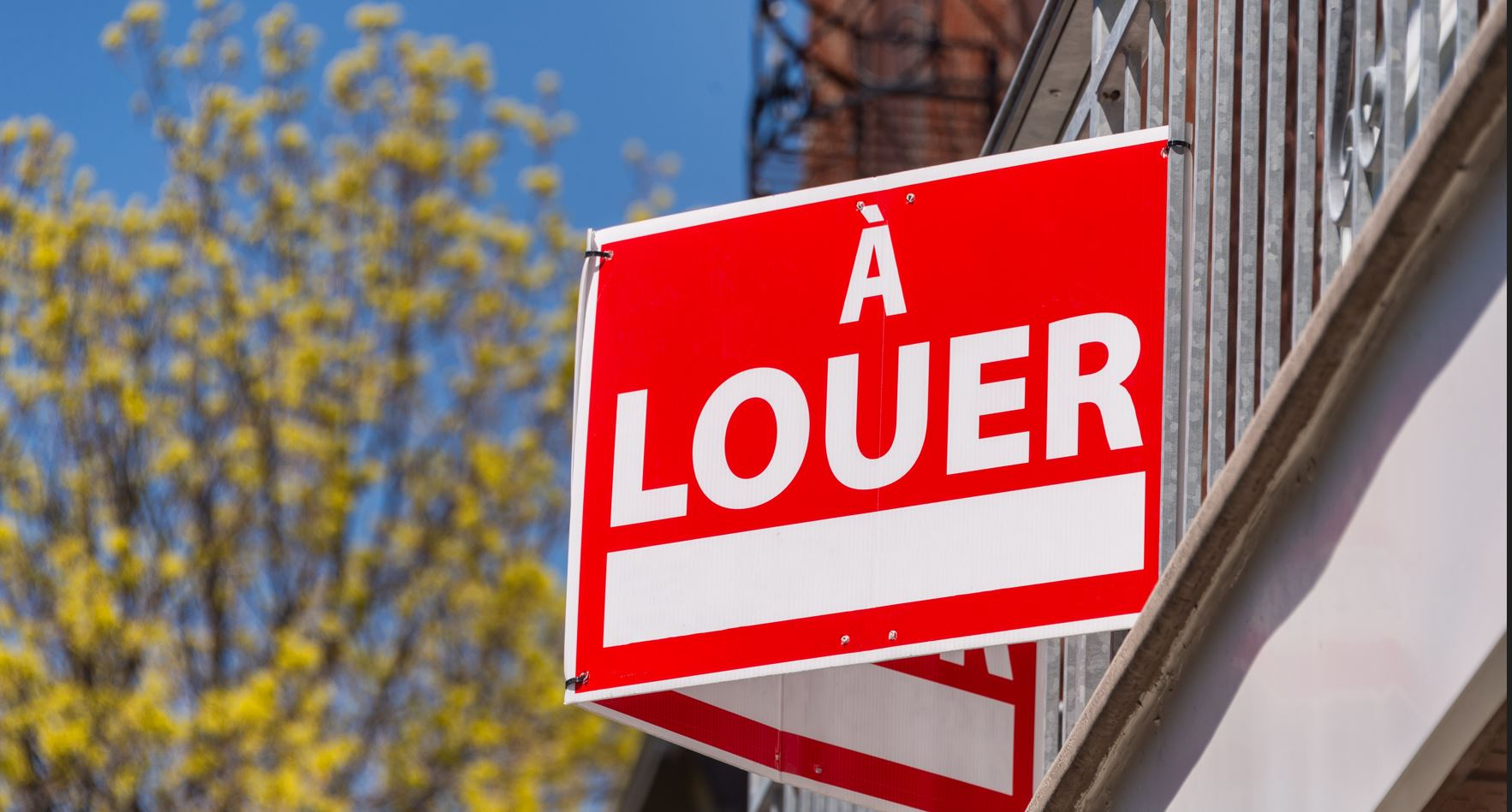 Image de pancarte à louer à un balcon