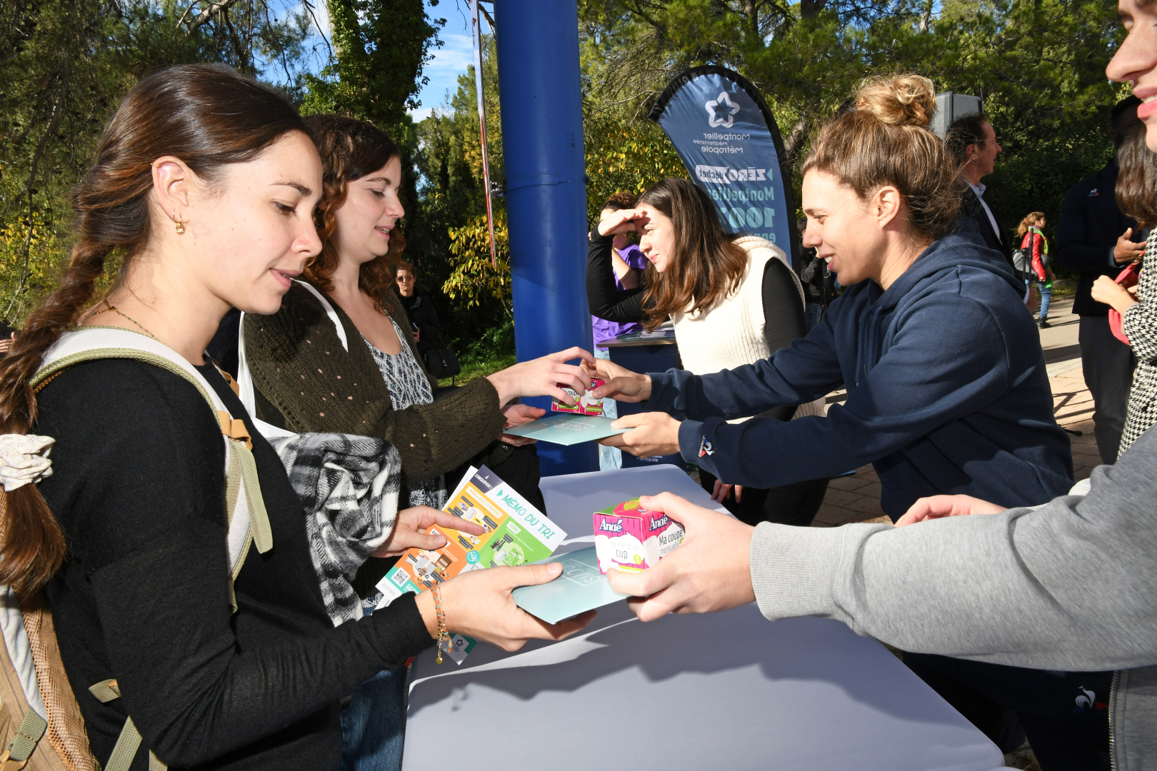 Distribution de kits d'hygiène aux étudiantes