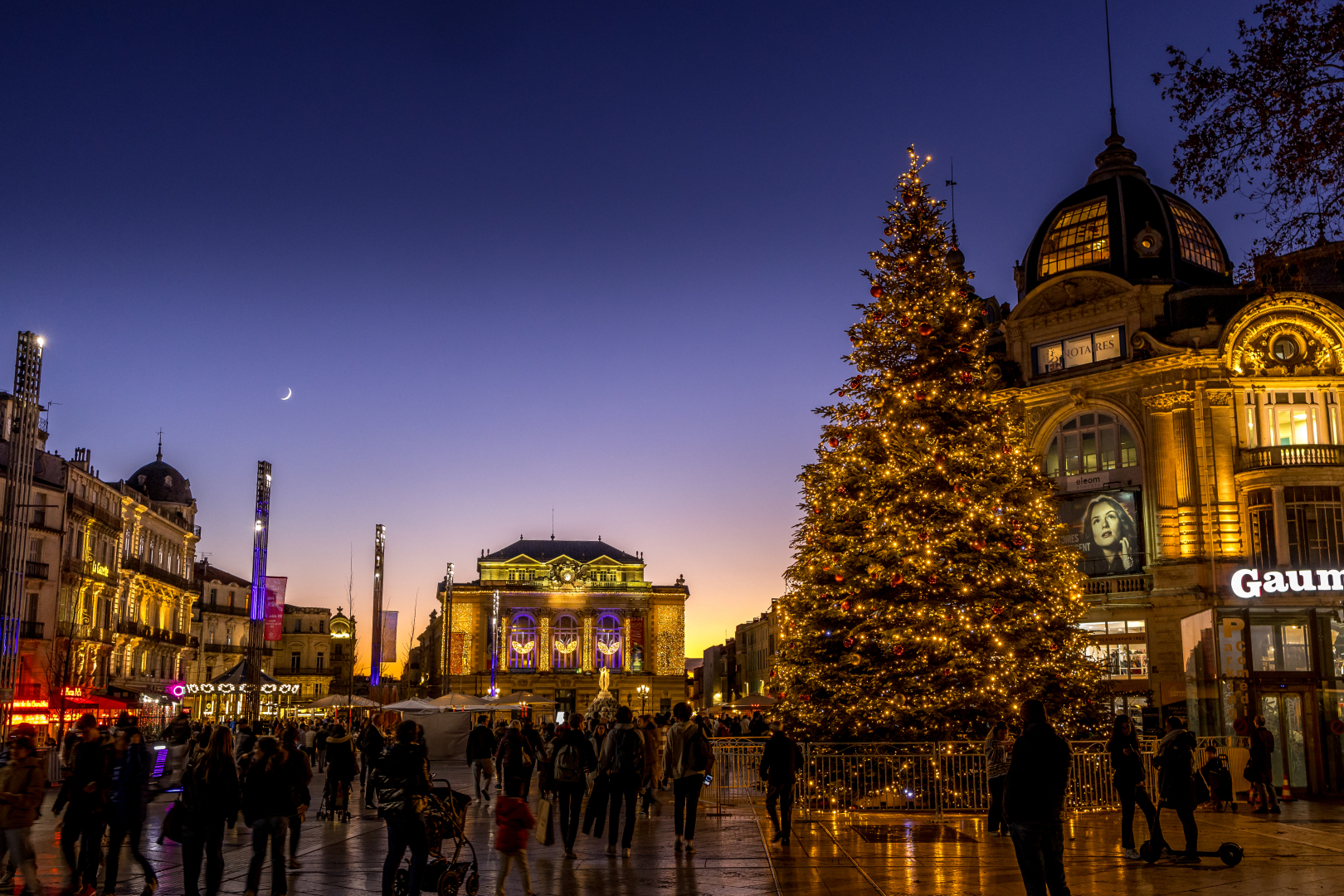 Les illuminations de Noël sur la place de la Comédie 