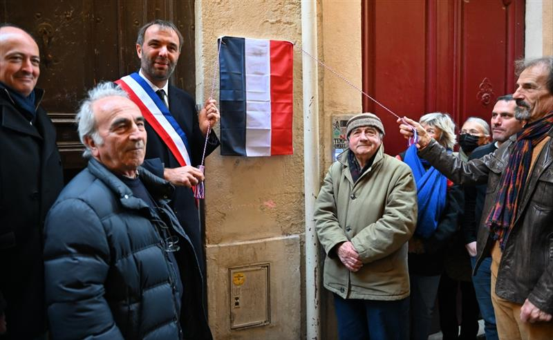 Dévoilement de la plaque