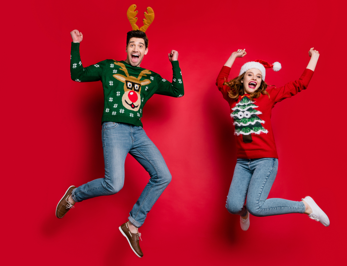 personnages avec pull de Noël 