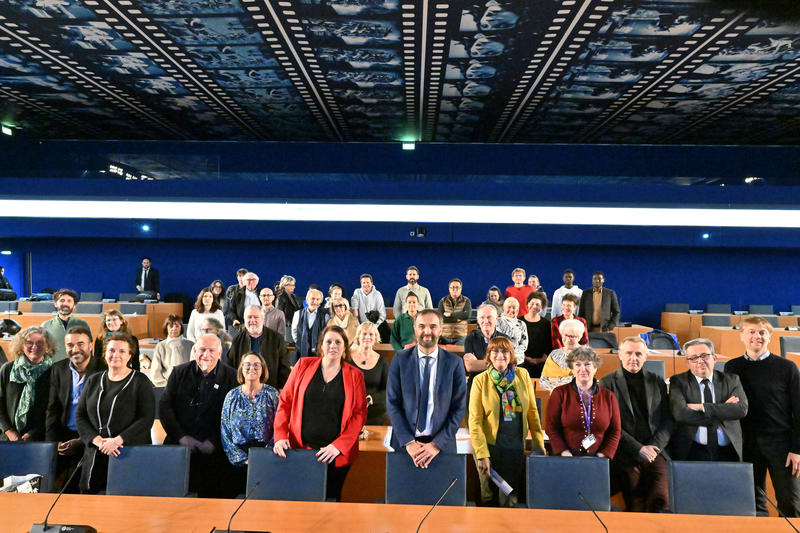 Le maire de Montpellier avec les nouveaux montpeliérains 