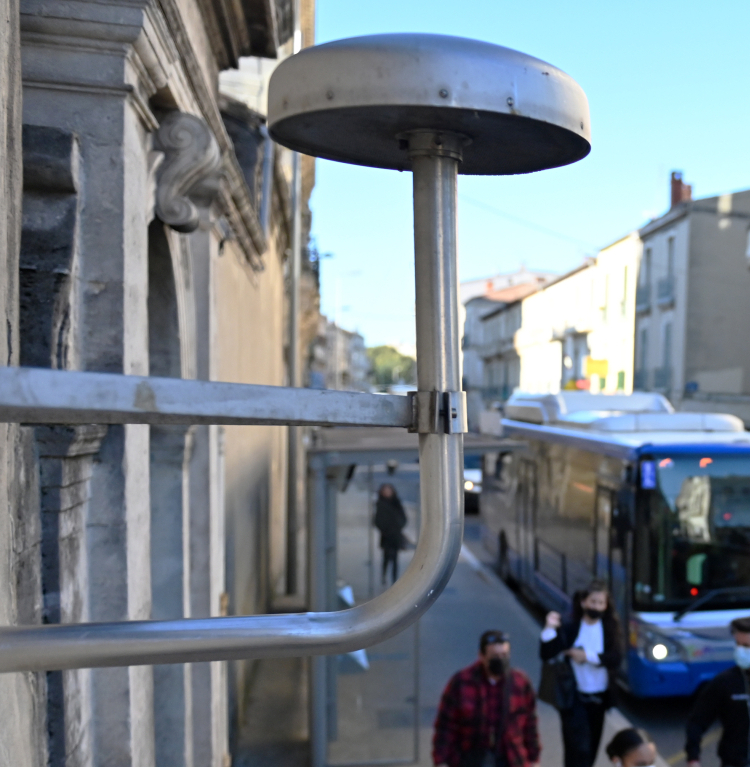 Un capteur mesurant la qualité de l'air en ville 