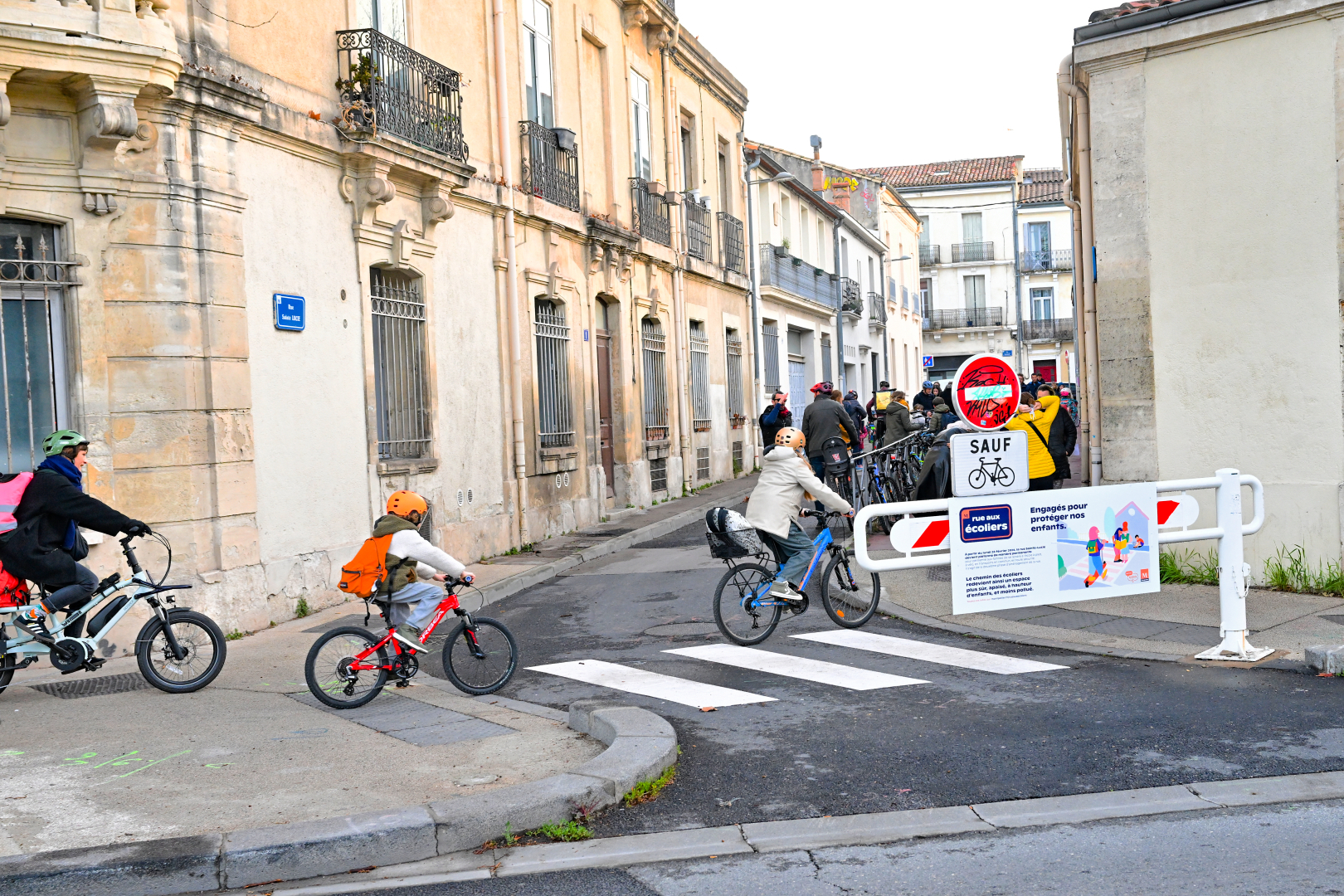La rue Sainte-Lucie, devant l'école Condorcet, est définitivement piétonisée