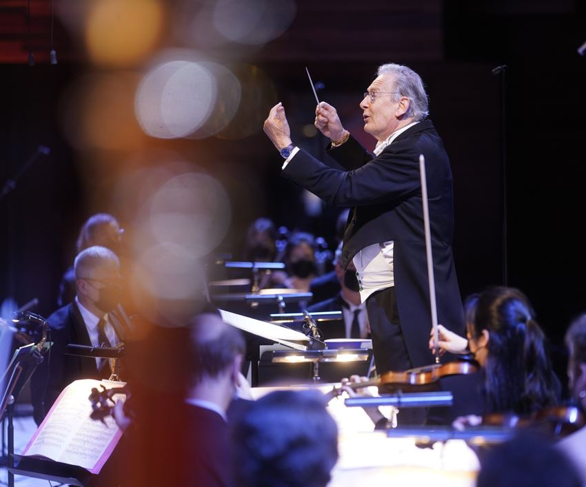 Le chef d'orchestre John Eliot Gardiner dirigera le 1er concerto pour piano de Beethoven le 16 juillet