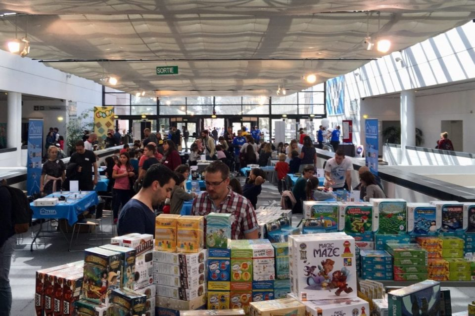 Vue intérieure, avec animation pendant le festival du jeu