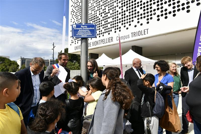 Dévoilement de la plaque