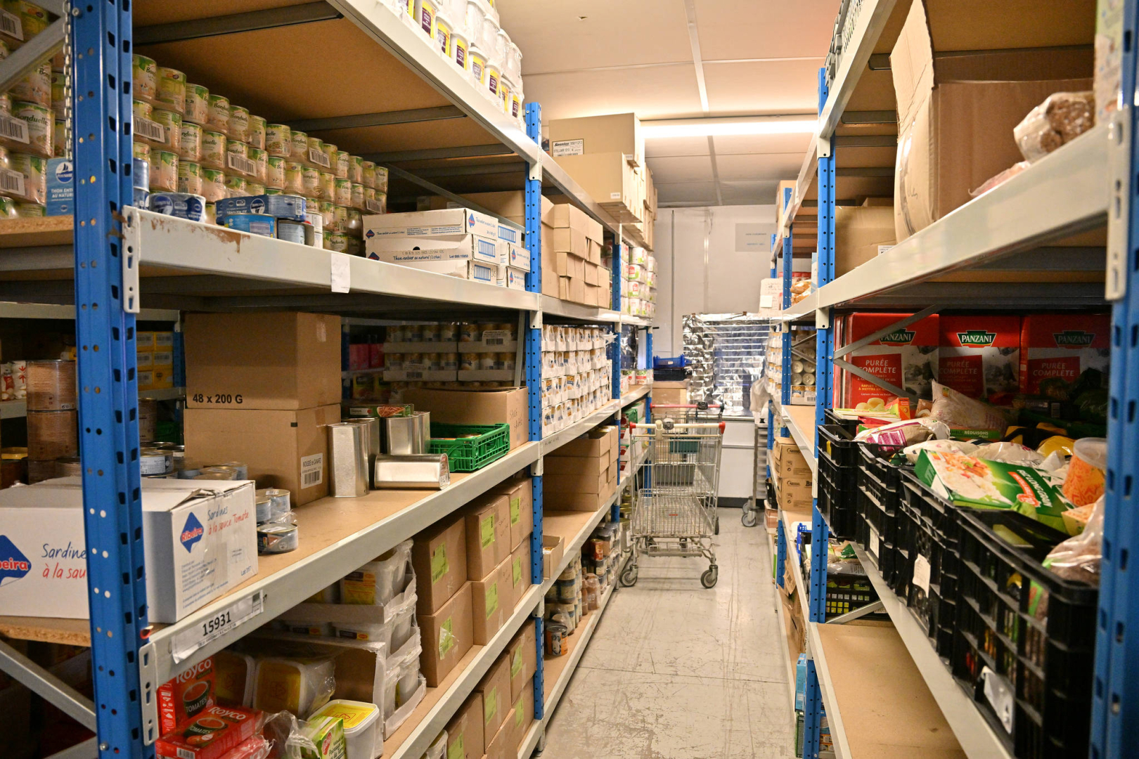 Le garde-manger pour préparer les repas chauds quotidiens distribués aux SDF place Albert 1er à Montpellier