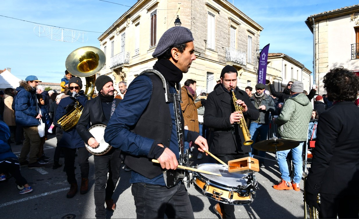 Ambiance fanfare à la fête de la truffe