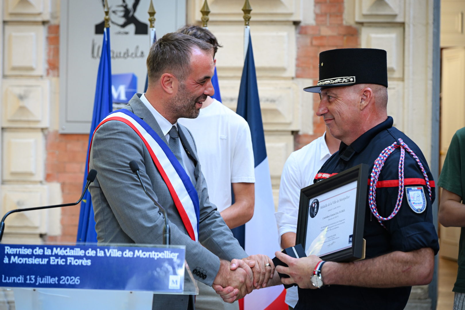 Le Maire remet la médaille