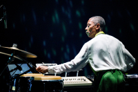 Jeff Mills en train de mixer