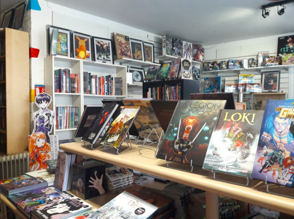 Intérieur de la librairie et univers