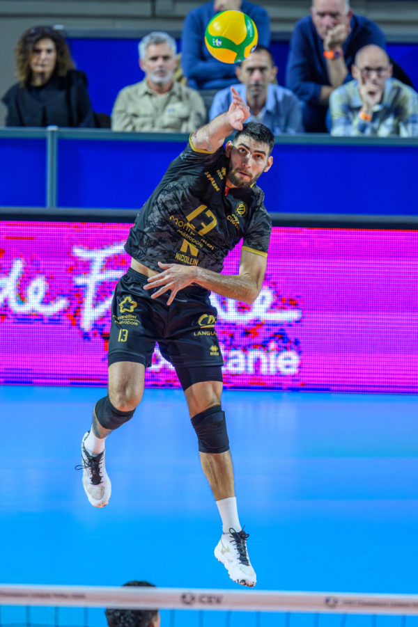 Ezequiel Palacios au service 