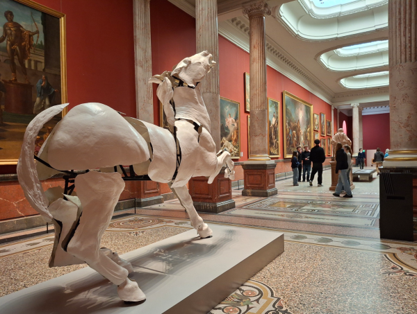 Sculpture de cheval, en résine et métal de Sébastien Duranté
