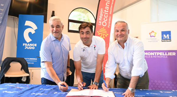 Signature de convention avec les élus