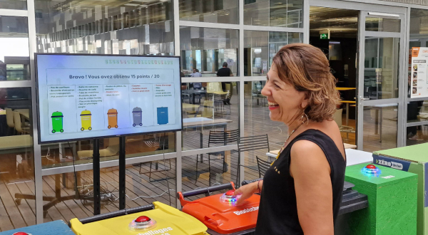 Un agent participant au quizz